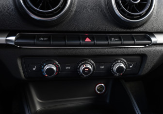 Подержанный автомобиль Audi A3 Sedan 2014 года (17 фото)