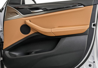 Подержанный автомобиль BMW X4 2023 года (25 фото)