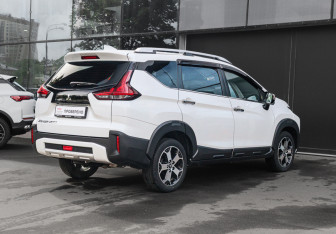 Подержанный автомобиль Mitsubishi Xpander 2022 года (4 фото)