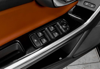 Подержанный автомобиль Volvo S60 2014 года (19 фото)