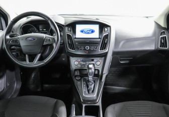 Подержанный автомобиль Ford Focus Sedan 2016 года (8 фото)