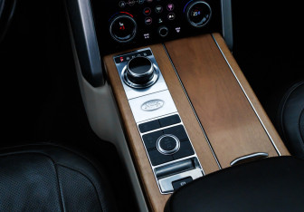 Подержанный автомобиль Land Rover Range Rover 2018 года (17 фото)