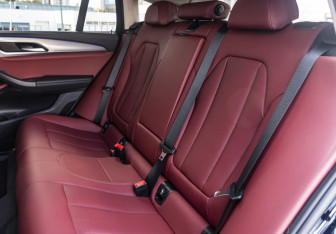 Подержанный автомобиль BMW X4 2022 года (15 фото)