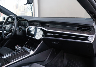 Подержанный автомобиль Audi A7 2018 года (8 фото)