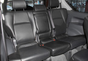 Подержанный автомобиль Toyota Land Cruiser Prado 2012 года (12 фото)