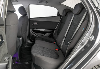 Подержанный автомобиль Kia Rio Sedan 2013 года (18 фото)