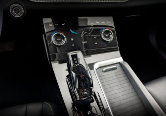 Подержанный автомобиль FAW Bestune B70 2023 года (29 фото)