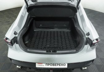 Подержанный автомобиль Changan UNI-V 2023 года (10 фото)