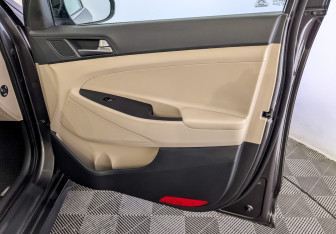 Подержанный автомобиль Hyundai Tucson 2016 года (24 фото)