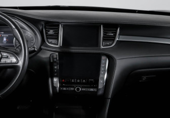 Подержанный автомобиль Infiniti QX50 2018 года (13 фото)