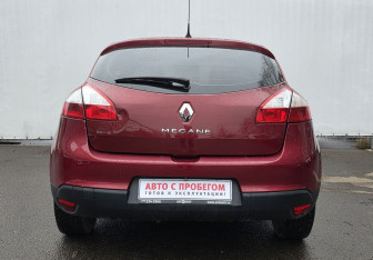 Подержанный автомобиль Renault Megane Hatchback 2014 года (6 фото)