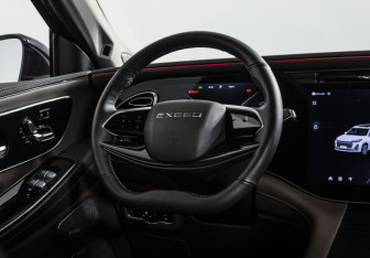 Подержанный автомобиль Exeed VX 2023 года (11 фото)