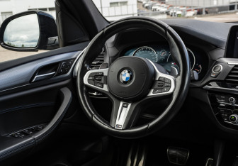 Подержанный автомобиль BMW X3 2019 года (10 фото)