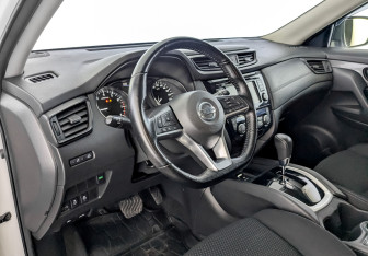 Подержанный автомобиль Nissan X-Trail 2022 года (16 фото)