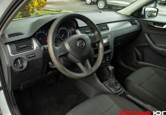 Подержанный автомобиль Skoda Rapid Liftback 2018 года (13 фото)