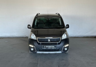 Подержанный автомобиль Peugeot Partner 2016 года (2 фото)