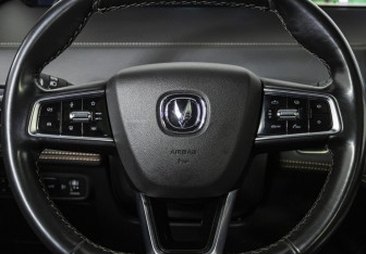 Подержанный автомобиль Changan UNI-K 2022 года (12 фото)