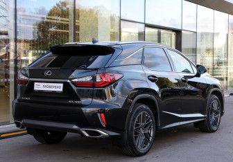 Подержанный автомобиль Lexus RX 2019 года (5 фото)