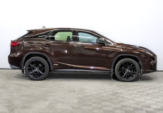 Подержанный автомобиль Lexus RX 2018 года (4 фото)