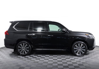 Подержанный автомобиль Lexus LX 2019 года (4 фото)
