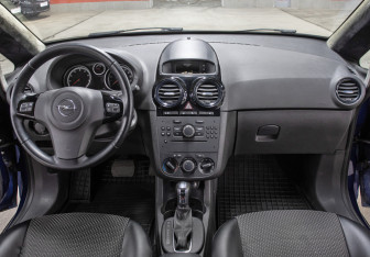 Подержанный автомобиль Opel Corsa 2008 года (14 фото)
