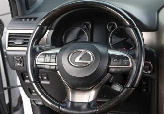 Подержанный автомобиль Lexus GX 2019 года (20 фото)