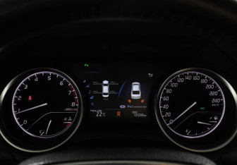 Подержанный автомобиль Toyota Camry Sedan 2019 года (11 фото)