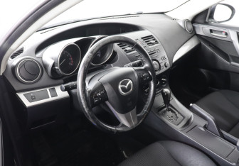 Подержанный автомобиль Mazda 3 Hatchback 2011 года (7 фото)