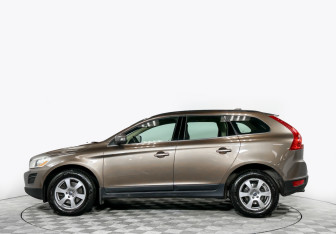 Подержанный автомобиль Volvo XC60 2011 года (8 фото)