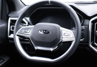 Подержанный автомобиль JAC T9 2024 года (13 фото)