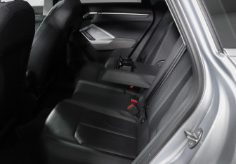 Подержанный автомобиль Audi Q3 2020 года (10 фото)