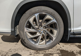 Подержанный автомобиль Lexus RX 2015 года (12 фото)