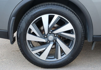 Подержанный автомобиль Nissan Murano Suv 2018 года (9 фото)