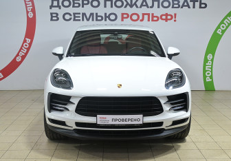 Подержанный автомобиль Porsche Macan 2021 года (2 фото)