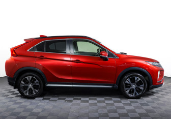 Подержанный автомобиль Mitsubishi Eclipse Cross 2018 года (4 фото)