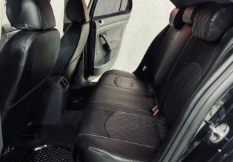 Подержанный автомобиль Volkswagen Jetta Sedan 2008 года (17 фото)