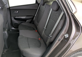 Подержанный автомобиль Kia Rio Sedan 2015 года (12 фото)