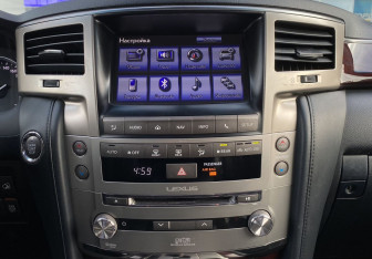 Подержанный автомобиль Lexus LX 2015 года (27 фото)