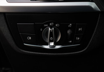 Подержанный автомобиль BMW X3 2019 года (15 фото)