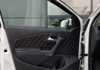 Подержанный автомобиль Volkswagen Polo Sedan 2012 года (15 фото)