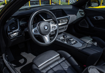 Подержанный автомобиль BMW Z4 Roadster 2020 года (11 фото)