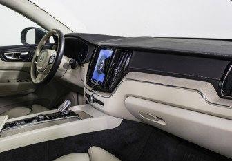 Подержанный автомобиль Volvo XC60 2021 года (9 фото)