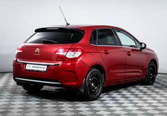 Подержанный автомобиль Citroen C4 Hatchback 2012 года (5 фото)
