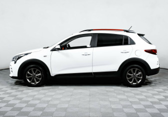 Подержанный автомобиль Kia Rio Hatchback 2022 года (3 фото)