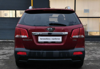 Подержанный автомобиль Kia Sorento 2009 года (6 фото)