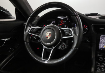 Подержанный автомобиль Porsche 911 Coupe 2017 года (13 фото)