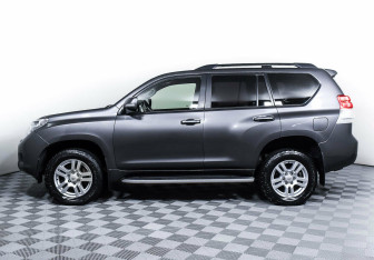 Подержанный автомобиль Toyota Land Cruiser Prado 2013 года (3 фото)
