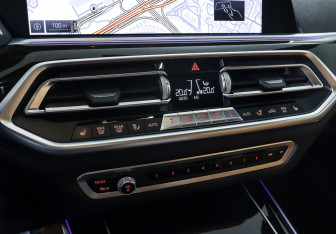 Подержанный автомобиль BMW X5 2019 года (27 фото)