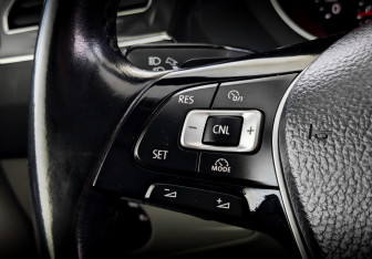 Подержанный автомобиль Volkswagen Tiguan 2017 года (27 фото)