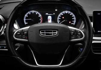 Подержанный автомобиль Geely Coolray 2020 года (10 фото)